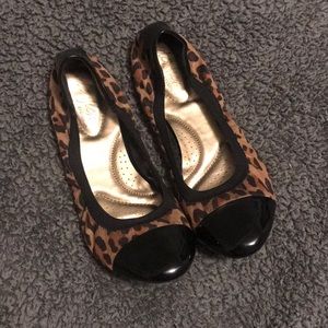 Leopard print flats